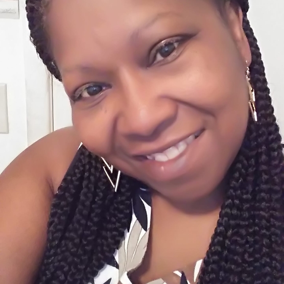 Meet your Posher, Tina - Picture 1 of 1